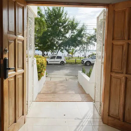 Beachfront 3br In With Wifi Cartagena