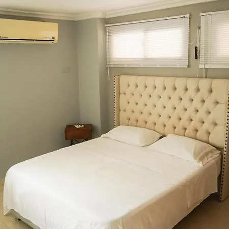 Beachfront 3br In With Wifi Cartagena